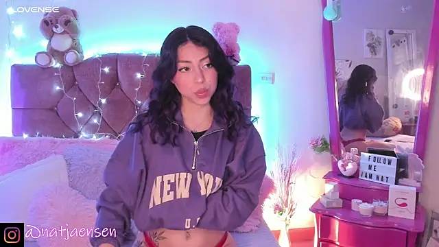 natalie jaensen online show from December 12, 11:14 pm