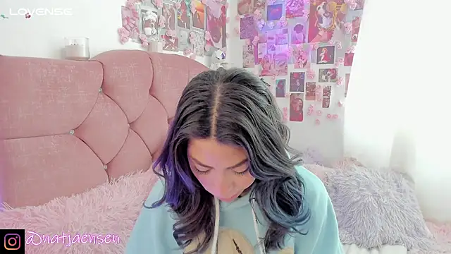 natalie jaensen online show from March 14, 5:57 pm