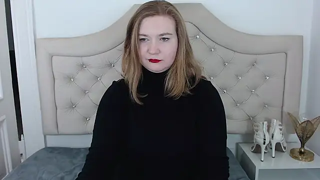 LaraDream online show from January 29, 9:50 pm