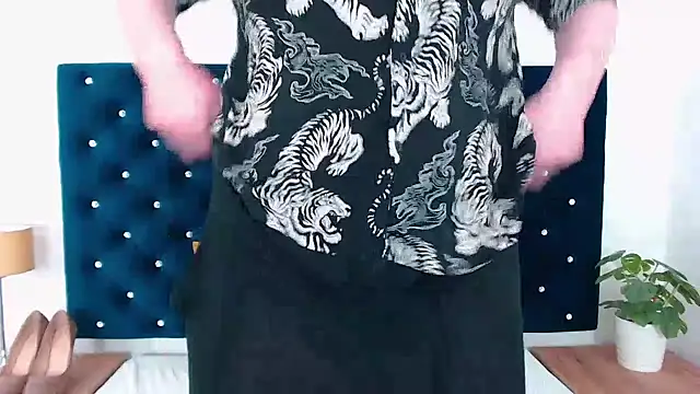 LaraDream online show from February 4, 9:20 pm