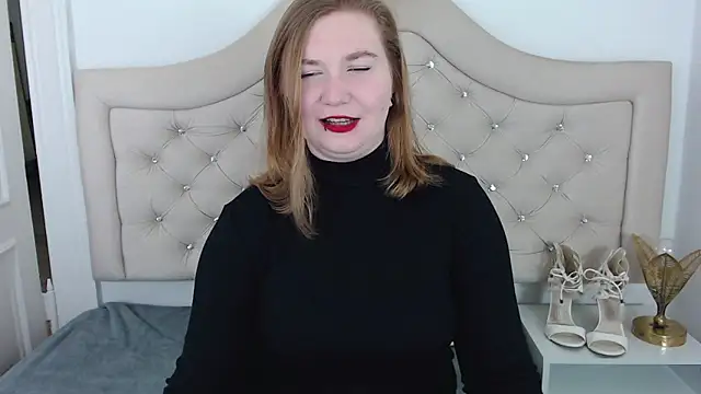 LaraDream online show from February 7, 10:20 pm