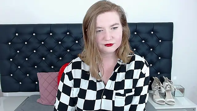 LaraDream online show from February 17, 7:10 pm