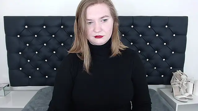 LaraDream online show from March 6, 2:30 am