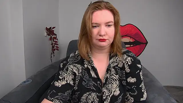 Snapshot of LaraDream chatting on July 6, 2:47 pm LaraDream online show from July 6, 2:47 pm