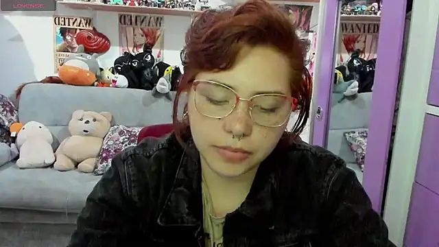 soficammy online show from December 14, 12:01 am