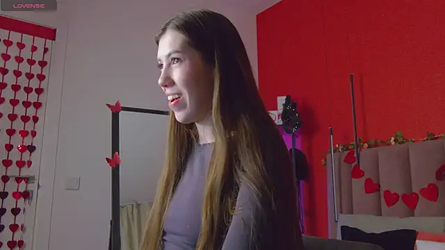 Snapshot of SweetySonya chatting on February 18, 1:45 am SweetySonya online show from February 18, 1:45 am