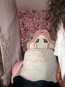 mismialove online show from March 16, 11:03 am