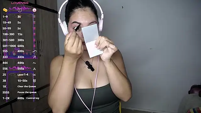 Snapshot of susan_smith18 chatting on March 4, 4:29 am susan smith18 online show from March 4, 4:29 am