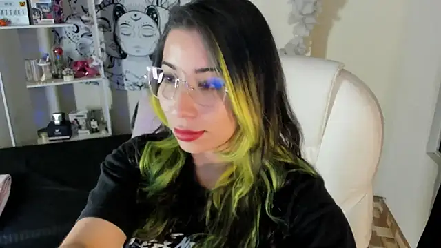 Laughing Naty online show from October 24, 1:57 am