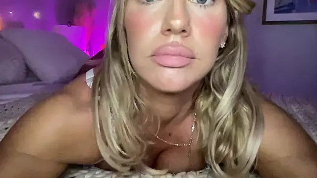 Fitnessbabe69 online show from March 11, 8:41 am