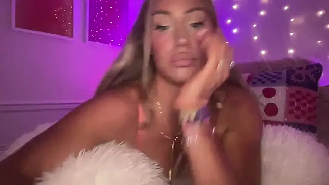 Fitnessbabe69 online show from June 5, 8:53 am