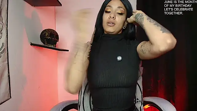 luci fer devil online show from June 18, 3:07 am