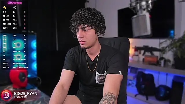 bigryann23 online show from December 22, 3:55 am