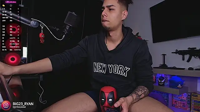 bigryann23 online show from March 15, 3:40 am