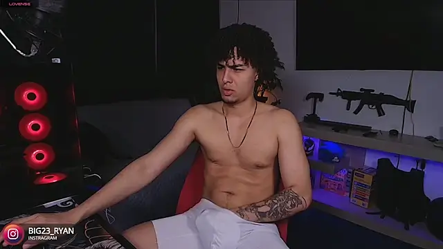 bigryann23 online show from March 17, 3:14 am