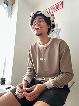 bigryann23 online show from November 8, 9:13 pm