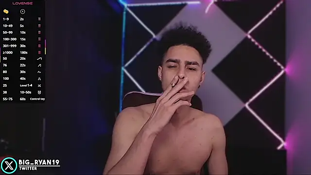 Snapshot of bigryann23 chatting on February 15, 9:30 am bigryann23 online show from February 15, 9:30 am