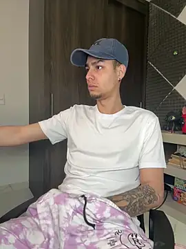 Snapshot of bigryann23 chatting on March 11, 3:07 pm bigryann23 online show from March 11, 3:07 pm