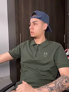 Snapshot of bigryann23 chatting on March 26, 2:11 pm bigryann23 online show from March 26, 2:11 pm