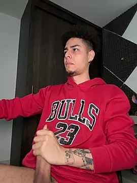 Snapshot of bigryann23 chatting on March 29, 4:29 pm bigryann23 online show from March 29, 4:29 pm